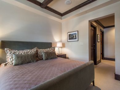 Luxury Vail 3 Bedroom Ski Condo - Sleeps 6 - Mountain Views Luxury Vail 3 Bedroom Ski Condo - Sleeps 6 - Mountain Views